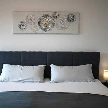 Zentrum Residenz - Wohnen Auf Hoechstem Niveau Apartamento *