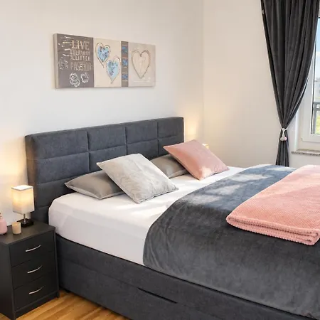 Zentrum Residenz - Wohnen Auf Höchstem Niveau Apartment *